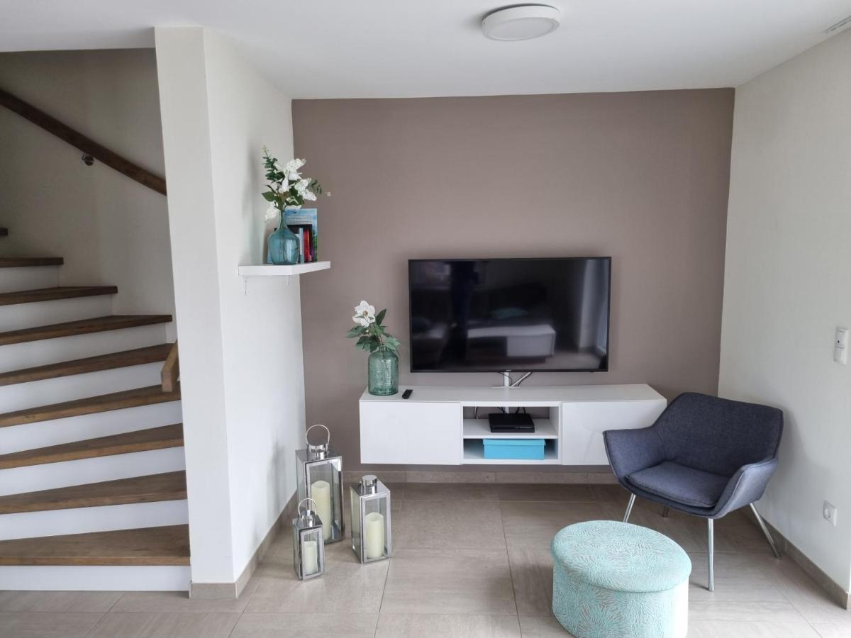 Hébergement de vacances Neu!moderne, Lichtdurchflutete Dhh, Zentral, Garten, Wallbox, Wlan *